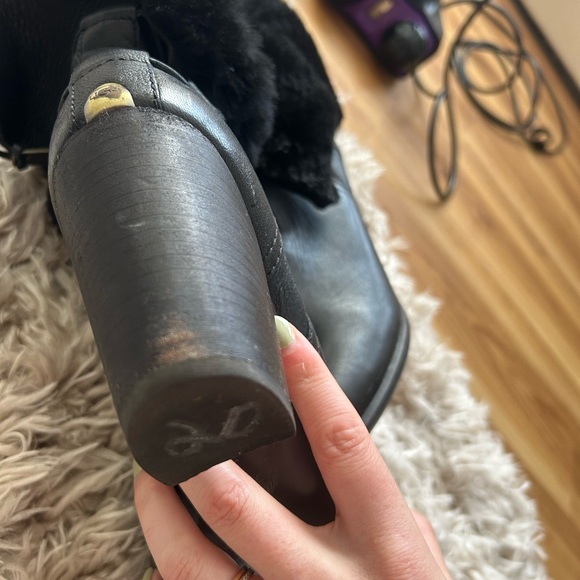 UGG Australia Jayne Black Stout boots 8.5 leather shearling heeled - Picture 8 of 11